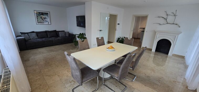 Pfänderblick-Suite: Wohnzimmer mit Schlafsofa