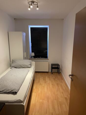 Nürnberg -Vollmöbliert, Internet-6Bett-Wohnung Bild 1