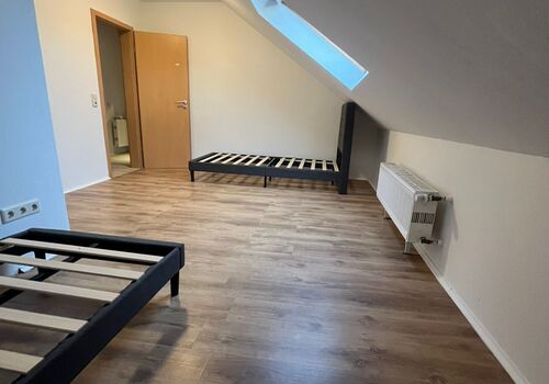 Große Dachgeschosswohnung in Bochum-Werne Bild 3