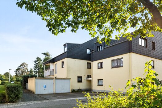 Privater Stellplatz - Garage optional nutzbar
