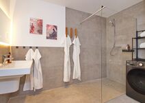 Barrierefrei Dusche im frisch sanierten Bad