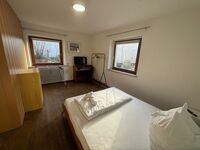 Komplettes Haus mit 3 Wohnungen je 3 Schlafzimmer sowie Balkon u. Garten Bild 10