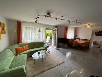 Rosen-Ferienwohnung Bild 1