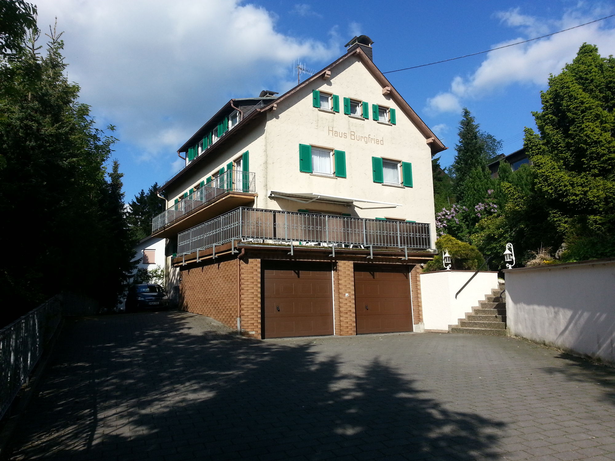 "Haus-Burgfried