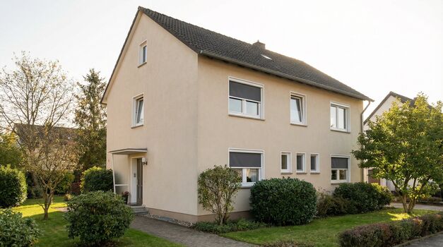 MH11 / TOMASZ-LIVING in DUISBURG - Modernes Bad + Smart TV Bild 4