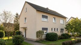 MH11 / TOMASZ-LIVING in DUISBURG - Modernes Bad + Smart TV Bild 4