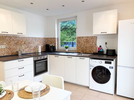 Easy Apartments 24 I GU02 Apartment mit Terrasse! Bild 2