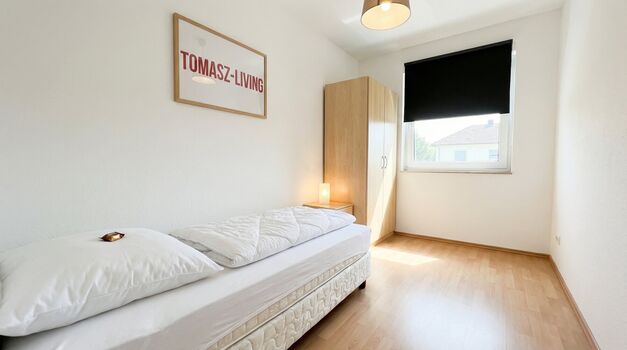 MH20 / TOMASZ-LIVING in OBERHAUSEN - Mikrowelle + Kaffeemasc Bild 2