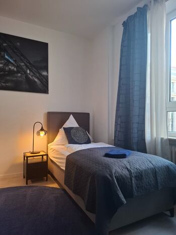 Stilvoll-Zentral-Bahnhof-Altstadt-Mediapaket-W6 Picture 2