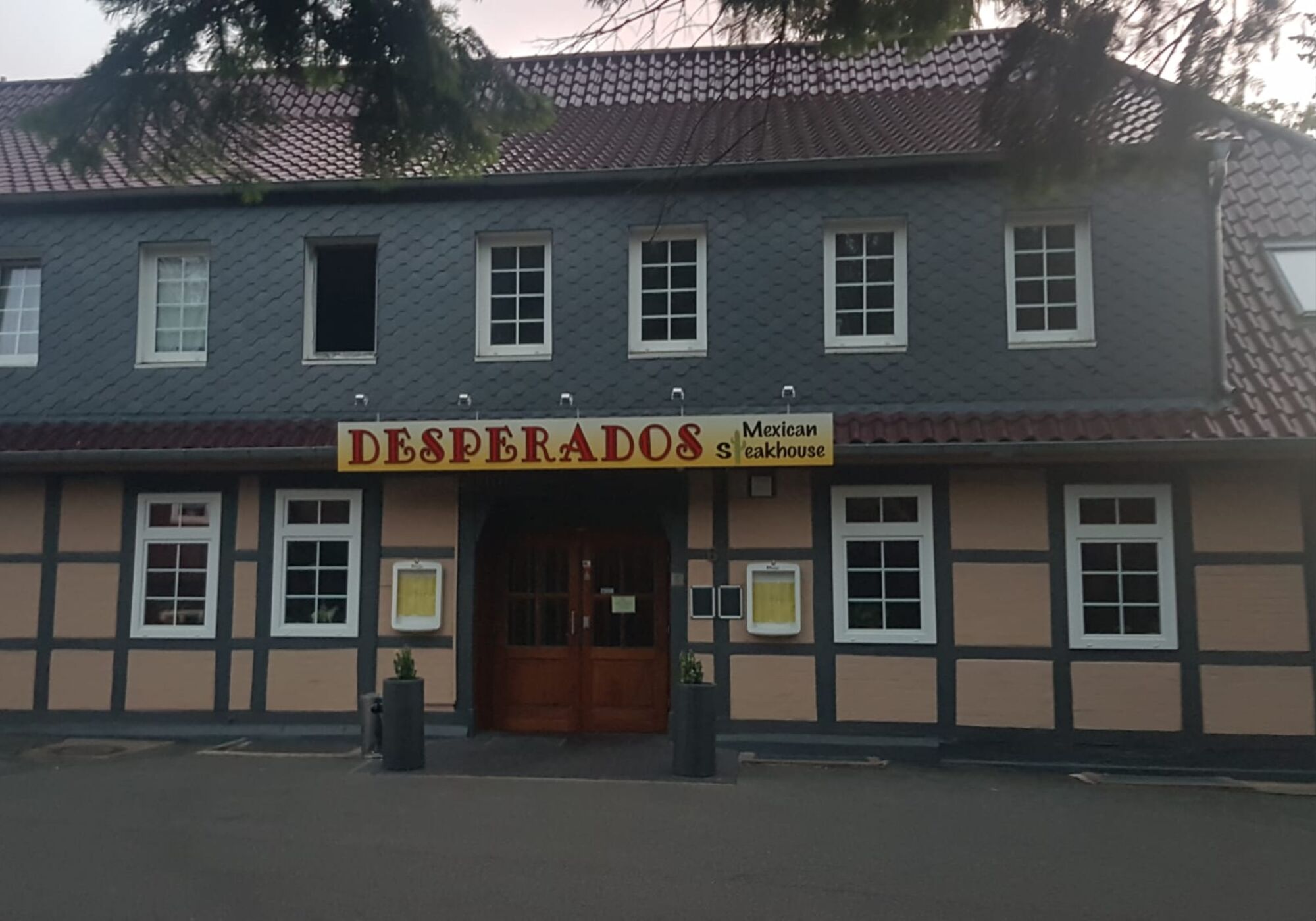 DESPERADOS Mexican Steakhaus & Hotel