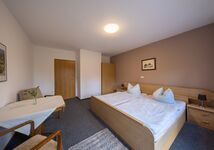 Einzel-, Doppel- und 4-Bett-Zimmer in Schneverdingen Bild 7