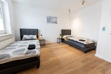 Monteurzimmer Wilhelmshaven Hafen | Parkplatz | Küche | Top Bild 1