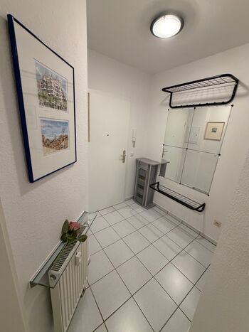 1 Zimmer Wohnung für 2 Gäste & TG Stellplatz Bild 4