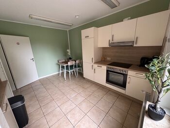 Bennys Monteurzimmer-nur 2KM von der Zentralklinik entfernt! Bild 4