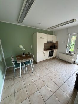 Bennys Monteurzimmer-nur 2KM von der Zentralklinik entfernt! Bild 3