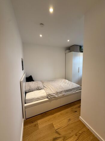 2 Zimmer Wohnung, frisch saniert, Perlach Bild 2