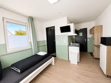 home2stay Apartmenthaus in Reutlingen NEU Wifi, Parkplatz, 30 Personen Bild 5