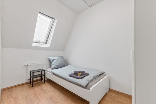 home2stay Apartmenthaus in Reutlingen NEU Wifi, Parkplatz Bild 3