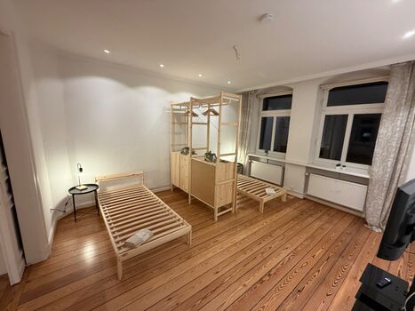 XXL Wohnung 6 Betten 3 Schlafzimmer + Wohnzimmer Bild 2