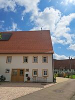 Ferienwohnung "Gustav" Eingang linke Tür