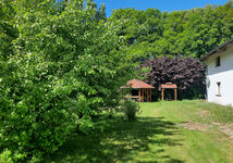 Haus Waldesruh im Hunsrück am Waldrand mit Grillhütte Bild 6