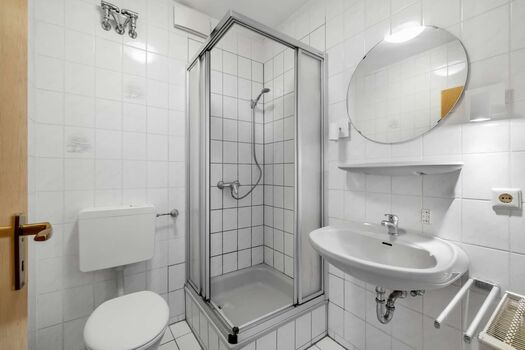 Monteurzimmer Oberkochen voll ausgestattet mit eigenem Bad! Picture 5