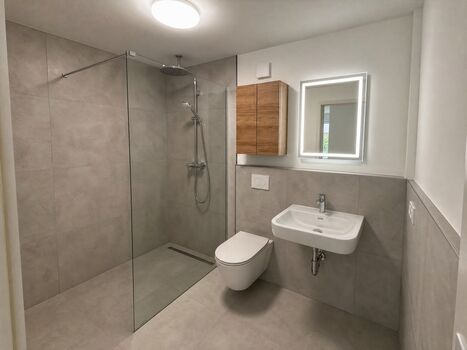 MH14 / TOMASZ-LIVING in DUISBURG - Reinigungsservice inklusive Obrázok 3