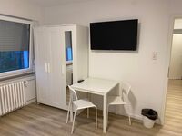 3 bis 14 Pers., 2 Apartments, 6 Schlafzimmer für Monteuere Bild 7