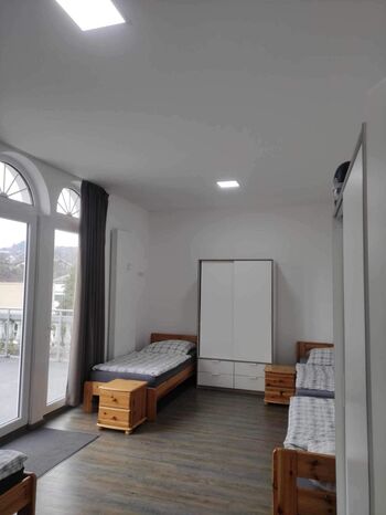 Große Monteurwohnungen mit Top-Ausstattung - bis 21 Personen Bild 2