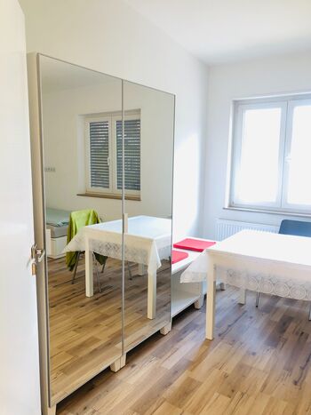 TOP-Monteurwohnung für 5 Personen / Küche / Bad / Parkplatz Obrázok 3