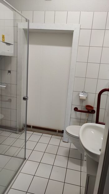 Monteur- Haus bis 16 Personen auf zwei Wohnungen Bild 3