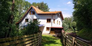 Geräumiges Ferienzimmer (55 m²) in naturbelassenem Tobel Bild 1