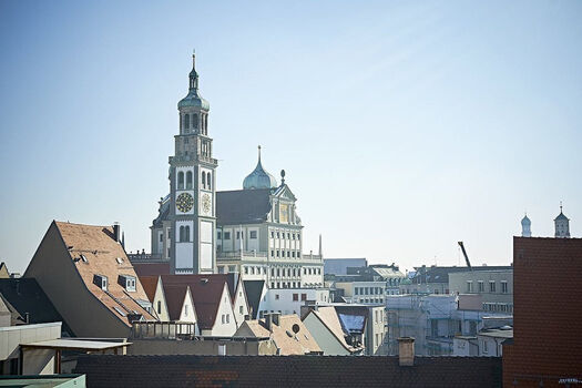 Moderne Unterkunft mit Balkon in sehr zentraler Lage! Bild 2