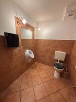 WC mit Pissoir