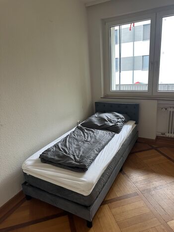 Geräumige 4 Zimmer Wohnung mit Balkon Picture 2