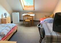 Einzel-, Doppel- und Mehrbettzimmer mit Grillmöglichkeit Bild 4