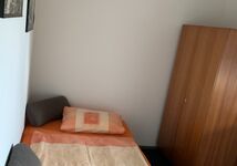 Einzel-, Doppel- und Mehrbettzimmer mit Grillmöglichkeit Bild 8