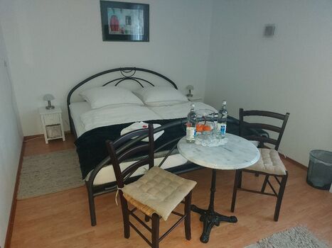 Kleine Zimmer mit eigenem Bad