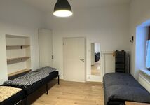 5-Zimmer-Wohnung (120qm) mit 2 Bädern, 2 Küchen im Zentrum Bild 3