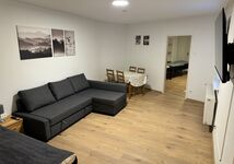 5-Zimmer-Wohnung (120qm) mit 2 Bädern, 2 Küchen im Zentrum Bild 1