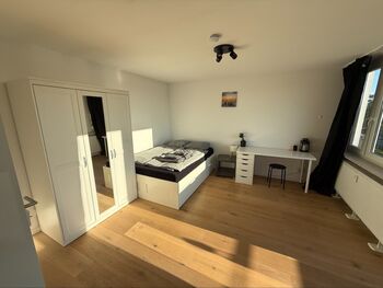 ONLY OVER 6 Month! Bild 2