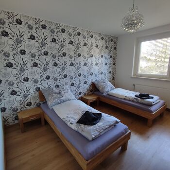2. Schlafzimmer
