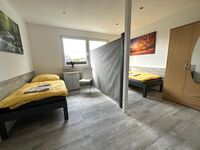 WG 7 Dreibettzimmer 1x