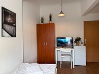 Moderne Einzel - und Doppelzimmer mit eigenem Bad und Gemeinschaftsküche Bild 5