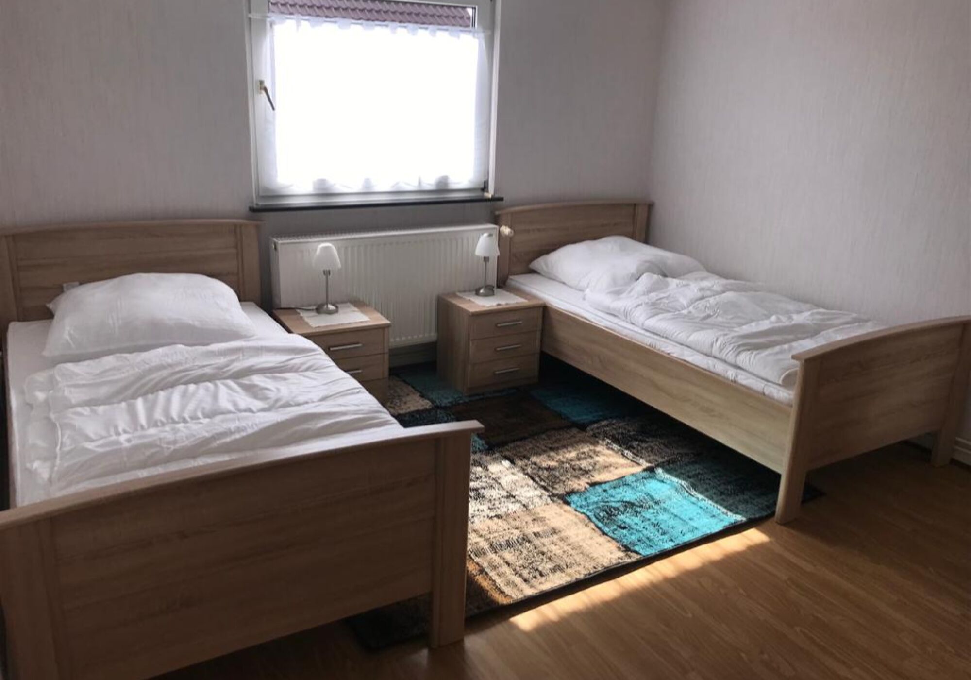 Schlafzimmer mit 2 Einzelbetten