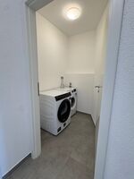 Waschmaschine und Trockner in der Abstellkammer