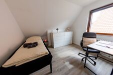 Großzügiges Wohlfühlhaus - kostenlose Parkplätze Bild 1