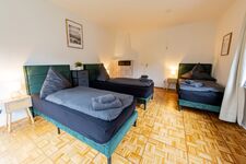 Großzügiges Wohlfühlhaus - kostenlose Parkplätze Bild 8