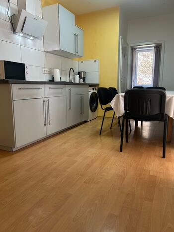 Zentrale Unterkünfte #kostenfreies Wlan#Parken#Waschmaschine Bild 3