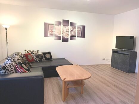 Terrasse + großer Parkplatz | Direkt buchbar | Komfortabel ausgestattet Bild 5